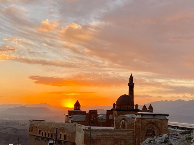 İshak Paşa Sarayı Ne Zaman Yapılmıştır? 