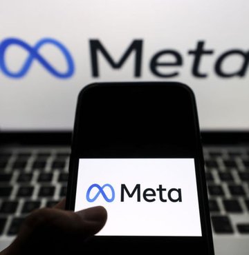 Instagram ve Facebook’un ana şirketi Meta ikinci işten çıkartma dalgasını başlattı. 2022 sonlarında büyük teknoloji şirketleri arasında başlayan ve giderek büyüyen işten çıkartma furyasında Meta 10 bin kişiyi daha işten çıkartacağını açıklayarak yeni bir boyuta taşıdı.
