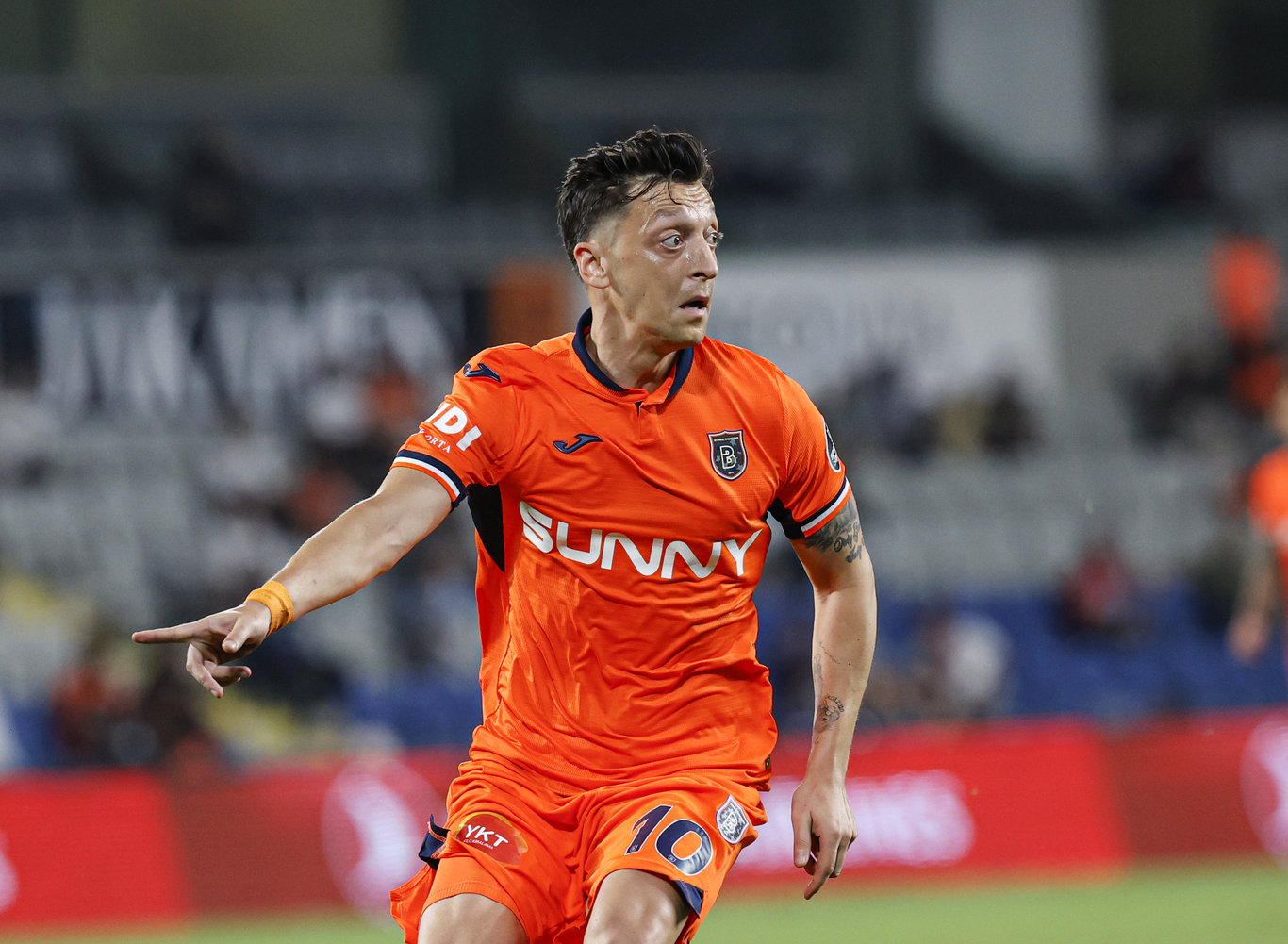 Mesut Özil&rsquo;in değerindeki büyük düşüş - Medipol Başakşehir Haberleri