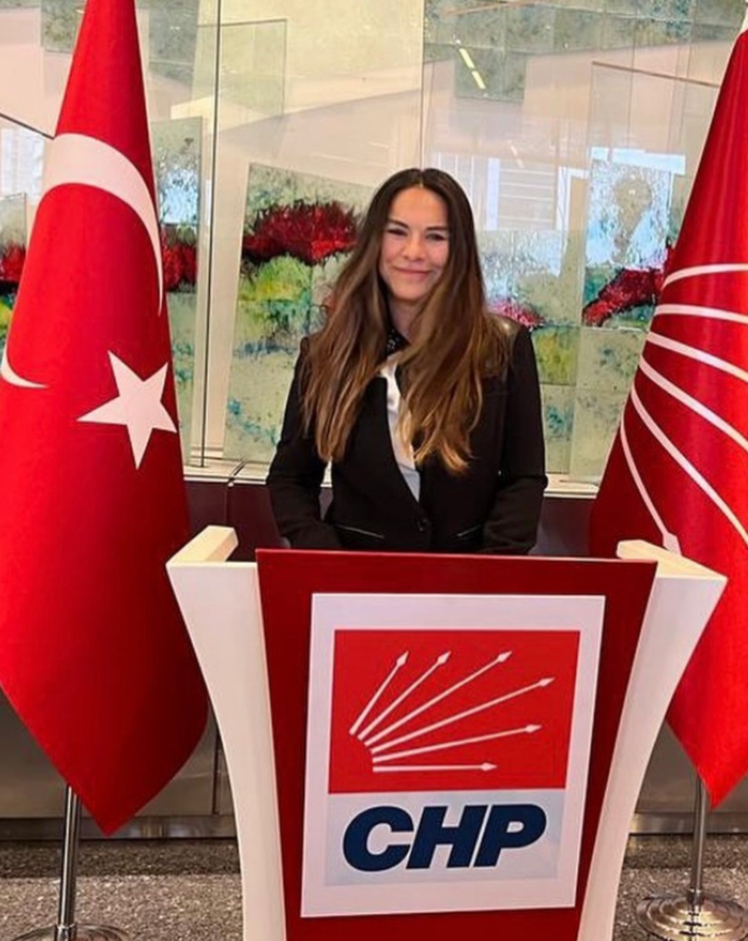 Ünlü oyuncu Filiz Taçbaş CHP'den milletvekili aday adaylığı için başvuru yaptı! - Günün magazin haberleri
