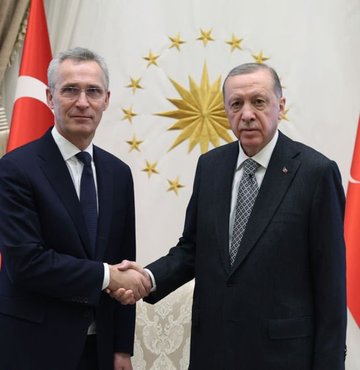 Cumhurbaşkanı Erdoğan, NATO Genel Sekreteri Stoltenberg ile telefonda görüştü. Görüşmede, Finlandiya ve İsveç