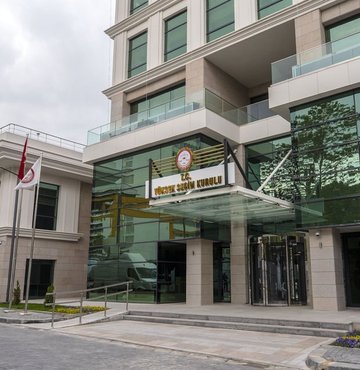 14 Mayıs seçimleriyle ilgili bir gelişme daha yaşandı. Buna göre Cumhurbaşkanı adaylığı için Yüksek Seçim Kurulu