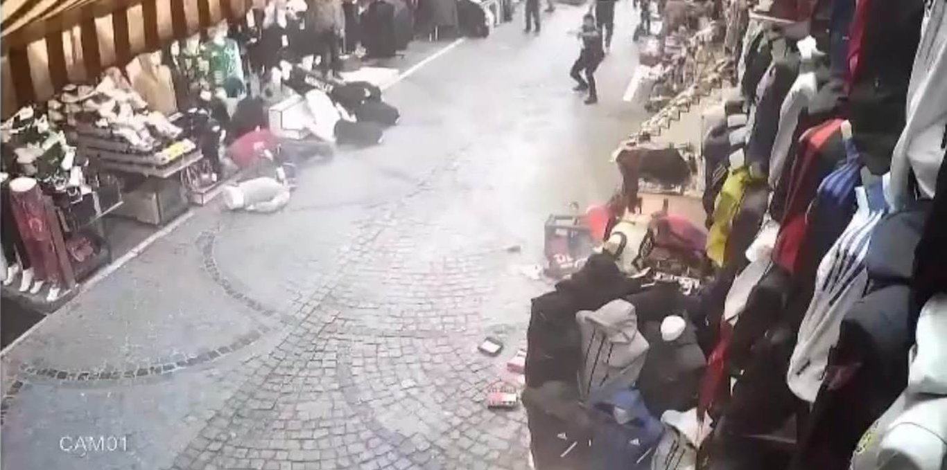 Son dakika: Biri polis, 5 kişinin yaralandığı silahlı çatışmada dehşete