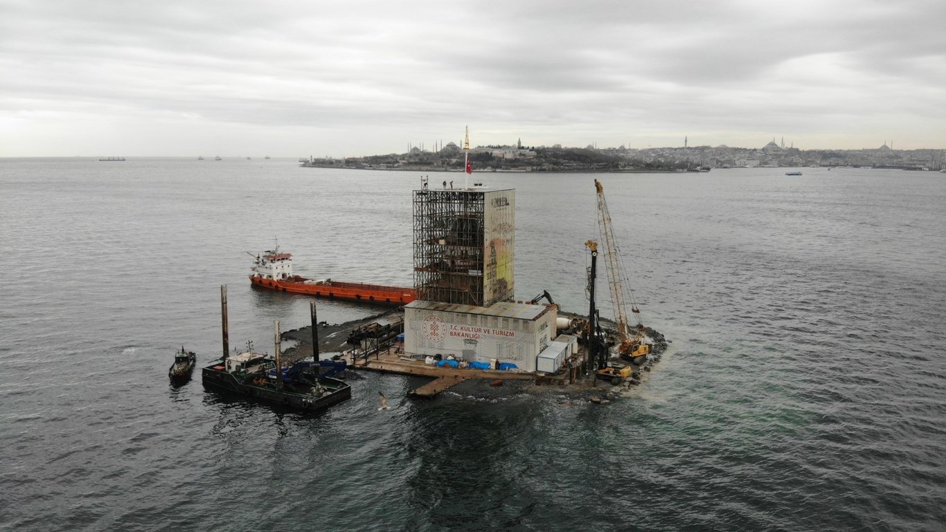 Son dakika: Kız Kulesi'nin restorasyonunda sona doğru; duvarlarından midye kabuğu çıktı