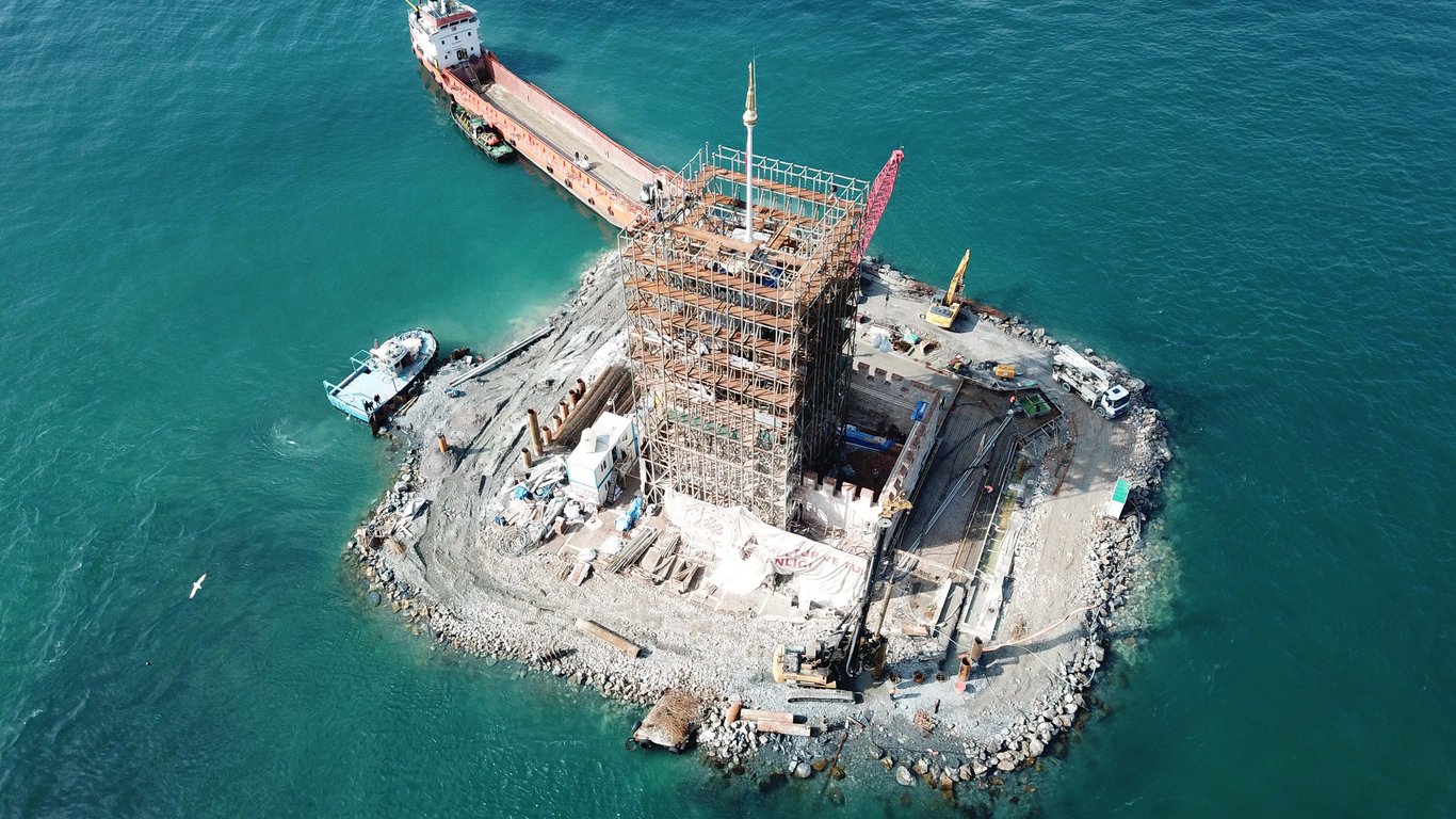 Son dakika: Kız Kulesi'nin restorasyonunda sona doğru; duvarlarından midye kabuğu çıktı