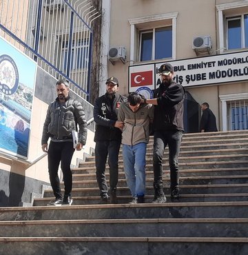 İstanbul’da, 24 yaşındaki Mert Can Aydın, tartıştığı babası 49 yaşındaki Kenan Aydın