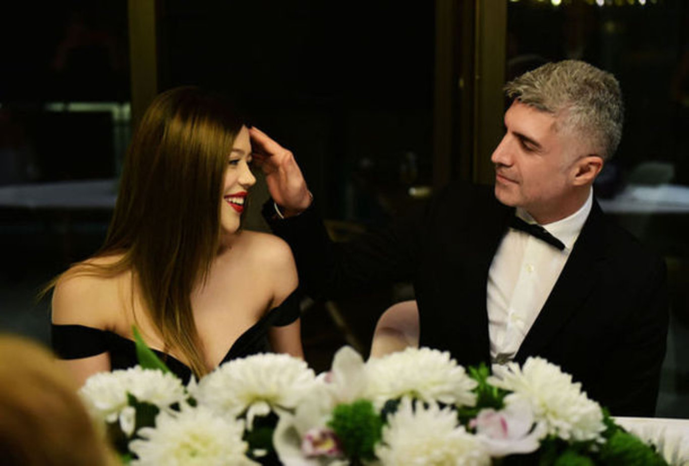 Özcan Deniz'e tokat atan Feyza Aktan'a iki suçtan ceza - Son dakika magazin haberleri