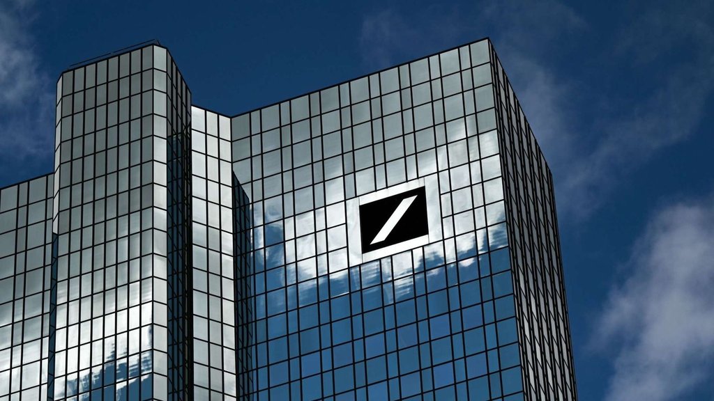 Deutsche Bank hisselerinde sert düşüş