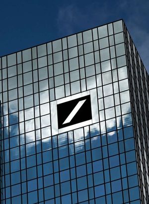 Son dakika: Almanya'nın en büyük pazar payına sahip bankası Deutsche Bank hisselerinde sert düşüş!