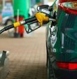 Brent petrol ve döviz kurundaki dalgalanmalar akaryakıt fiyatlarını doğrudan etkilemeye devam ediyor. Brent petrol fiyatında yaşanan düşüş, benzin ve motorin fiyatlarına indirim gelecek mi sorusunu gündeme getirdi. Araç sahipleri akaryakıt fiyatlarında yaşanan gelişmeleri yakından takip ediyor. İşte 26 Mart Pazar, güncel benzin, motorin, LPG pompa fiyatları...