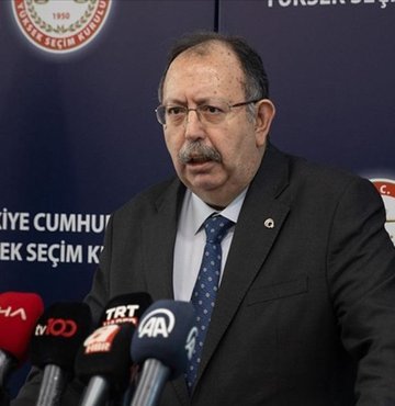 Yüksek Seçim Kurulu Başkanı Ahmet Yener açıklamalarda bulundu. Yener şimdiye kadar Cumhurbaşkanlığı seçimleri için teklif veren imza sayılarını aktardı. Yener ayrıca Cumhurbaşkanlığı için kullanılacak pusulada adayların alfabetik sıraya göre yer alacağını bildirdi