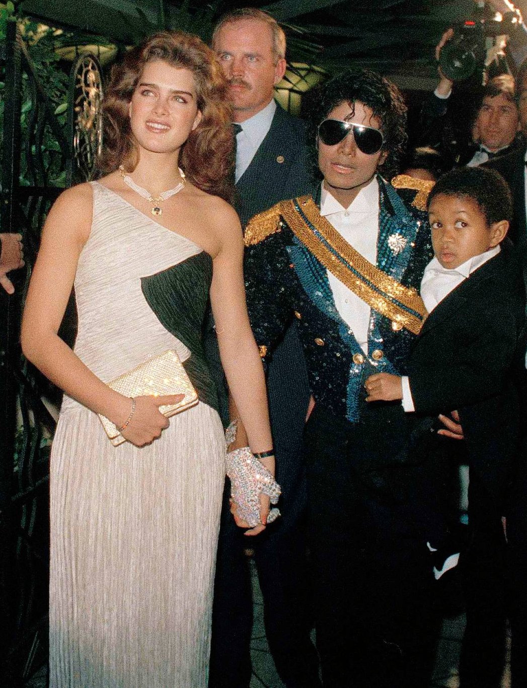Brooke Shields, Michael Jackson sessizliğini bozdu: Beni tuttu ve öpmek istedi - Magazin haberleri