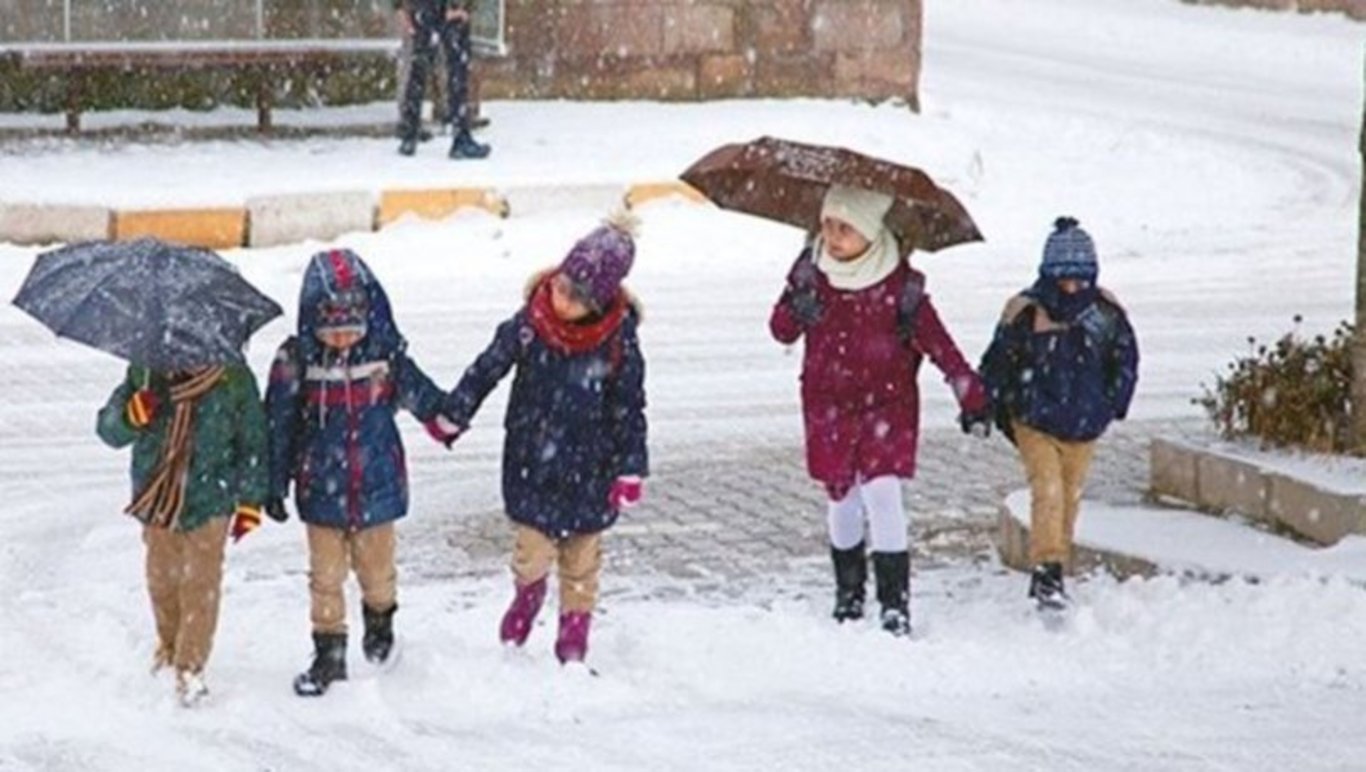 KAR TATİLİ OLAN İLLER LİSTESİ 30 Mart 2023 | Bugün okul var mı, İstanbul''da okullar tatil oldu mu? Valilikler peş peşe açıkladı! Hangi illerde kar tatili yapılacak?