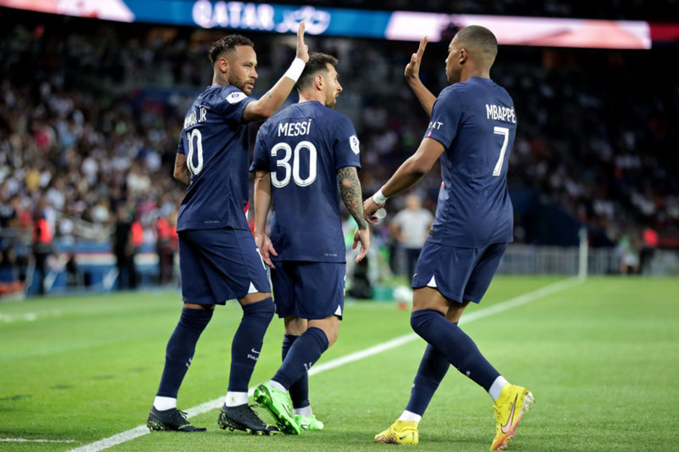 L'Equipe gazetesi Ligue 1'deki maaşları açıkladı: Mbappe, Messi'yi ikiye katladı!