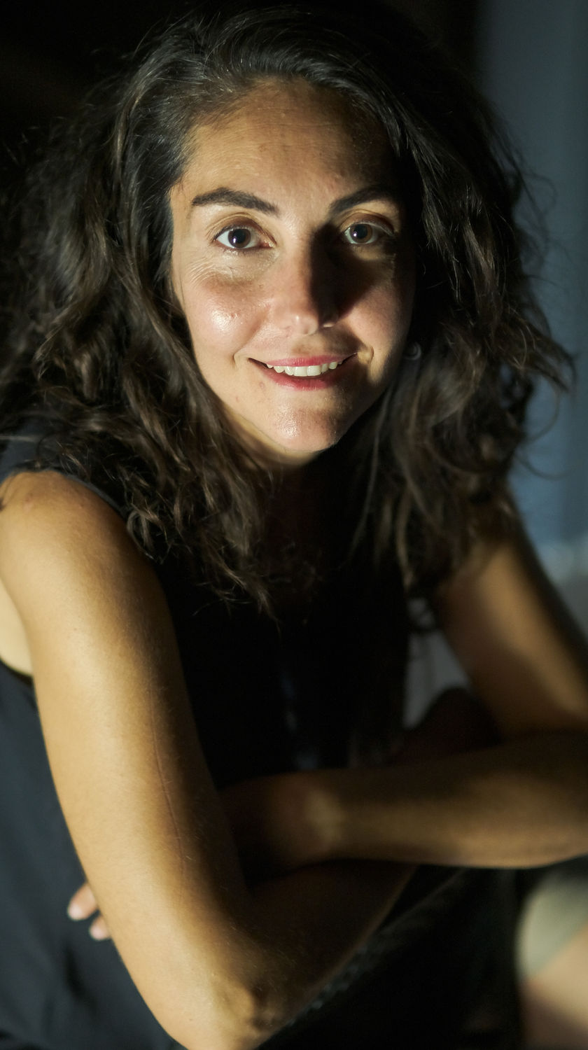 Pınar Akkuzu, Bir Tatlı Kaşığı Çamur oyununun yönetmeni.