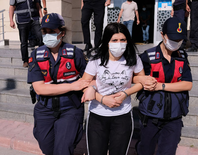 Azmettirici olduğu iddiasıyla tutuklanan Esra Taş