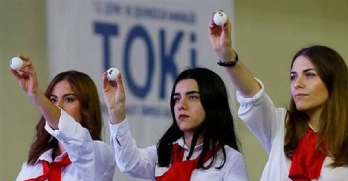 İstanbul’da TOKİ kura heyecanı sürüyor! İstanbul’da TOKİ kura heyecanı sürüyor!
