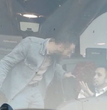 Kaptanı rehin alıp yolcu otobüsünü kaçırdı!