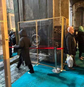 Geçtiğimiz yıl bazı ziyaretçiler tarafından tahrip edilen Ayasofya Camii
