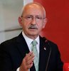 Millet İttifakı Cumhurbaşkanı adayı ve CHP Genel Başkanı Kemal Kılıçdaroğlu, 15 milyon emekliye seslendiğini belirttiği bir video paylaşarak, "Devlet emeklileri yıllardır yoksulluk altında yaşamaya mahkum etti. Hatırlayacaksınız, sizin için iki ikramiye savaşını ben verdim. Yıl henüz 2015’ti. Göreve gelir gelmez yapacağımız yasal düzenlemeyle emekli bayram ikramiyeleri asgari ücretin altına asla düşmeyecek. Bu Ramazan Bayramı dahil emekli ikramiyeleri 8 bin 500 liradır. Önümüzdeki Kurban Bayramı