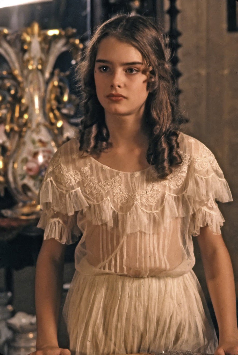 Brooke Shields itiraf etti: 11 yaşındayken öpüşmeye zorlandım - Dünyadan son dakika magazin haberleri