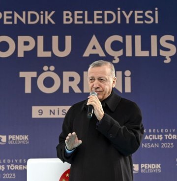 Cumhurbaşkanı Erdoğan, Pendiklilere "Orta ve Dumlupınar mahalleleri kentsel dönüşüm projesini hayata geçiriyoruz. Bu kapsamda 1116 hak sahibi vatandaşla anlaştık, rızasını aldık. Projemizin ihalesini önümüzdeki hafta yapacağız" dedi. Milletvekili listelerine değinen Erdoğan, "7