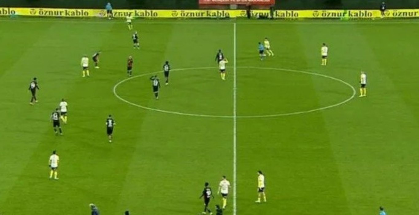 Karagümrük - Fenerbahçe maçında kural hatası var mı? Valencia'nın penaltı pozisyonu - Arao'nun sayılmayan golü - Son dakika FB haberleri