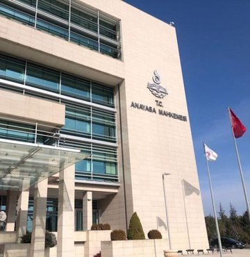 Anayasa Mahkemesi, HDP sözlü savunmaya gelmediği durumu tutanak altına aldı. Dosya esas hakkındaki raporunun hazırlanması için Anayasa Mahkemesi raportörüne tevdi edildi.