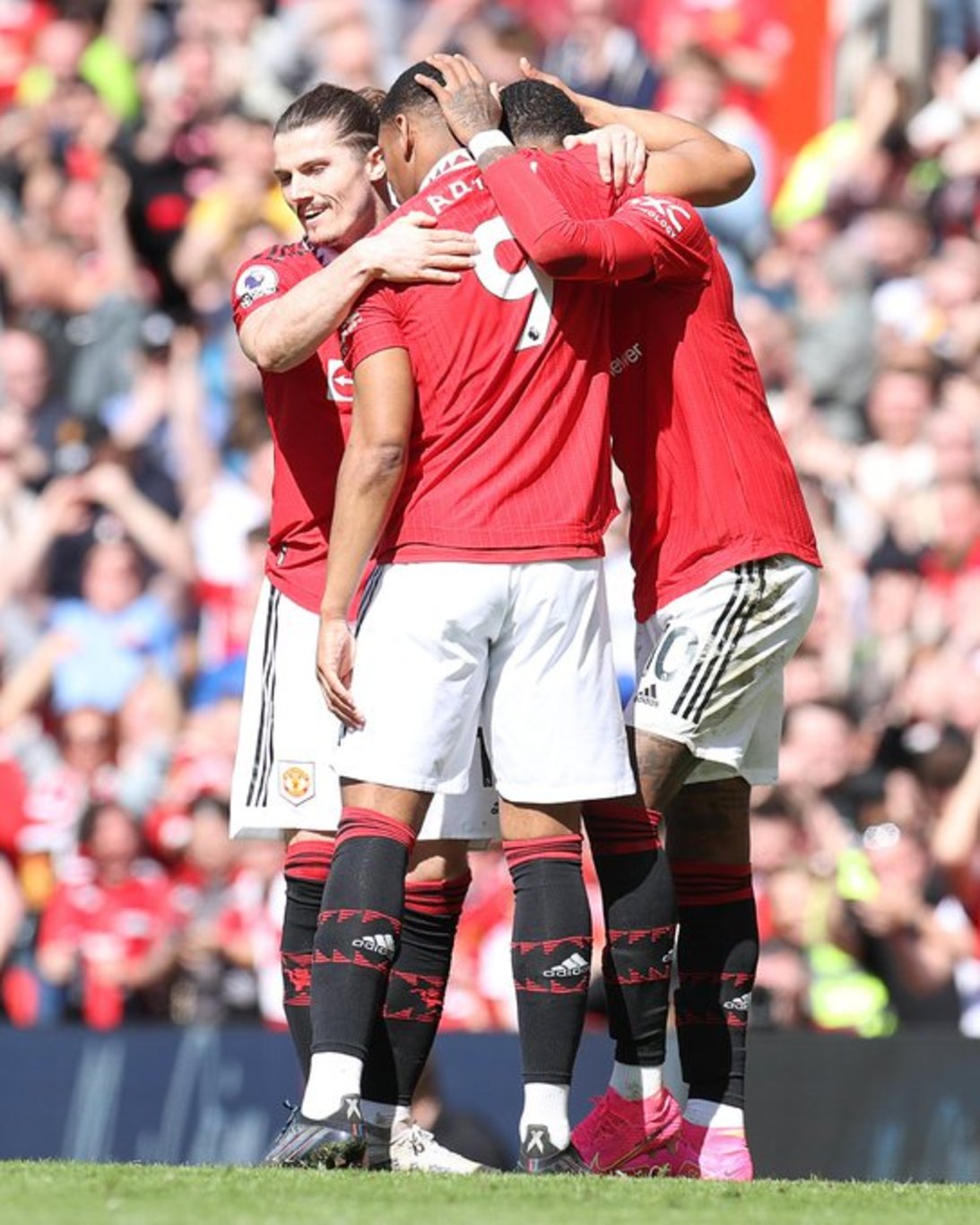 Manchester United'da büyük temizlik: 13 oyuncu ile yollar ayrılıyor - Spor Haberleri
