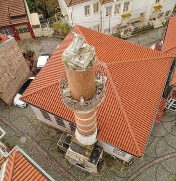 Mekanik saatlerin hayatımızda olmadığı zamanlarda zamanı tayin etmekte kullanılan güneş saatleri tedavülden kaldırıldıysa da hâlâ zamana meydan okumaya devam ediyor. İşte onlardan birkaç örnek...