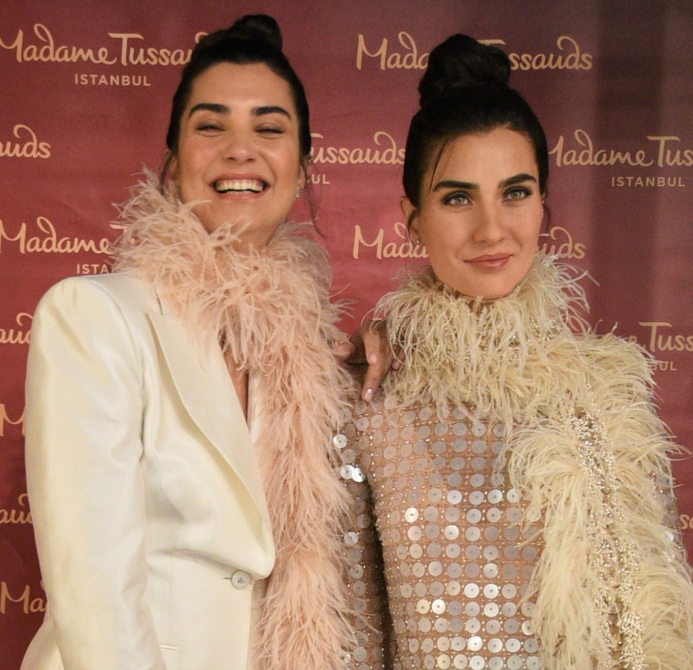Hangisi gerçek Tuba? Oyuncu Tuba Büyüküstün'den balmumu figürü yorumu: İnanamadım, çok benziyor - Magazin haberleri