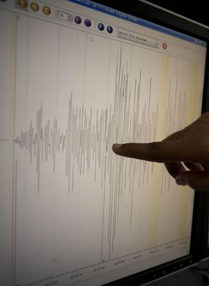 Endonezya'da 7 büyüklüğünde deprem