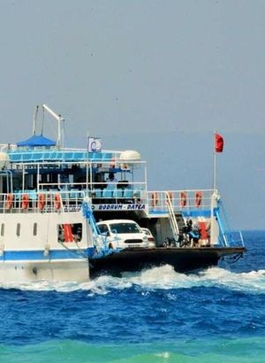 Bodrum'da feribot seferlerine fırtına engeli