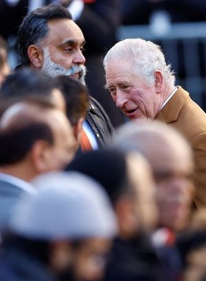 İngiltere Kralı Charles'a yumurta fırlatan kişi suçlu bulundu