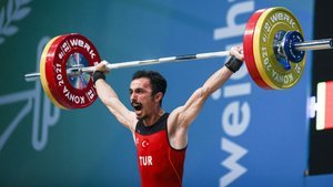 Muammer Şahin'den halterde gümüş madalya