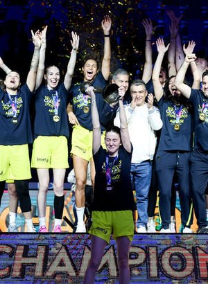 Avrupa'daki 13. kupa Fenerbahçe'den