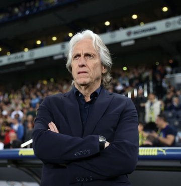 Fenerbahçe Teknik Direktörü Jorge Jesus, Başakşehir maçının ardından, “Önümüzde ligde 6 final maçı var. Kupada da 3 maç oynayacağımıza inanıyoruz. Yapmamız gereken konsantre şekilde işimizi yapmak, dinlenmek. Son 2 maç bizde izler bıraktı. Yapmamız gereken şey bir sonraki maça hazırlanmak” dedi