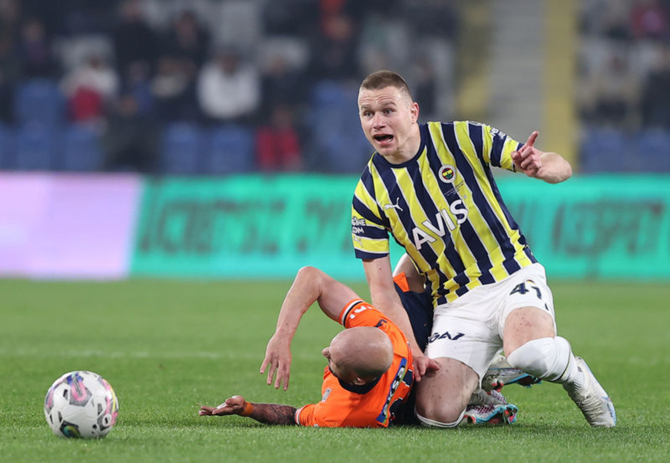 Fenerbahçe - İstanbulspor maçı saat kaçta ve hangi kanalda canlı yayınlanacak? İşte Fenerbahçe muhtemel 11'i