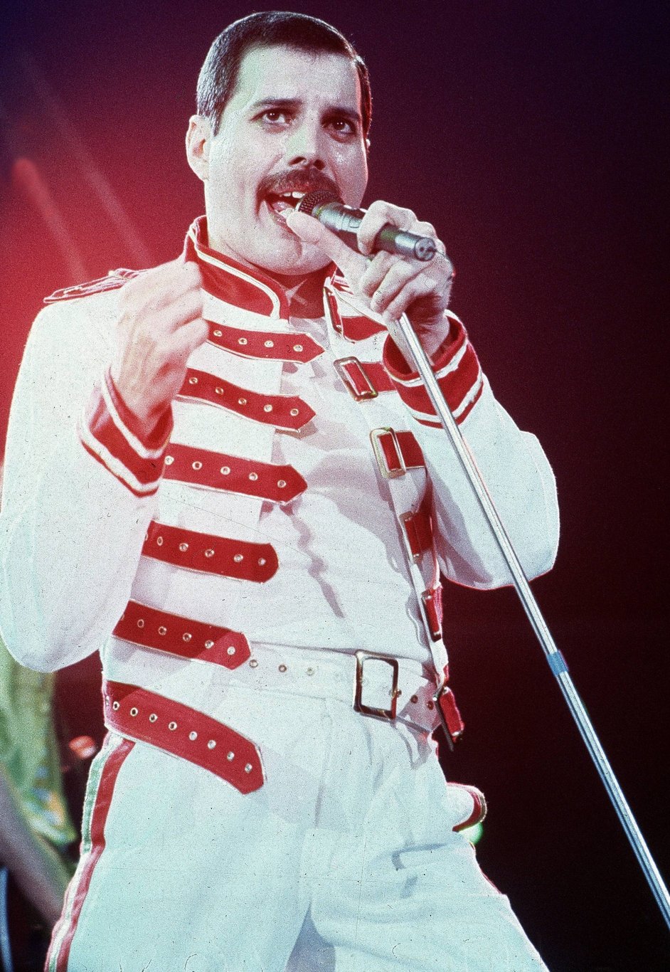 Mary Austin, Freddie Mercury'nin eşyalarını açık artırmaya çıkaracak - Magazin haberleri
