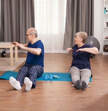 Beden sağlığını korumak ve daha mutlu bir hayat yaşamak için düzenli olarak egzersiz yapmak şart. Uzmanlar her gün egzersiz yapmanın insan ömrünü utacağını ve birçok hastalıklara karşı önleyici olacağını belirtiyor. Egzersiz kaslarınızı çalıştırır ve kalori yakar. Koşmak, yüzmek, yürümek, koşmak ve dans etmek gibi pek çok aktivite egzersiz sayılır. 