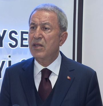 Milli Savunma Bakanı Hulusi Akar, çatışmaların yaşandığı Sudan