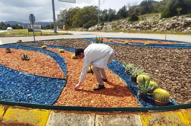 Antalya'da kavşaklara renkli "kurakçıl peyzaj" uygulaması