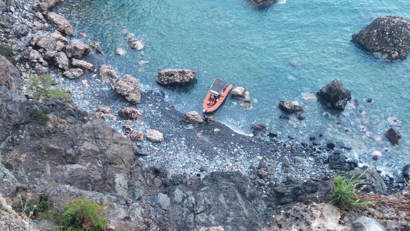 Antalya'da balık avlamak için denize açılanların kullandıkları bot patladı.