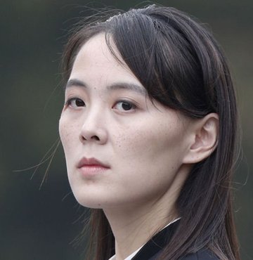 Kuzey Kore liderinin kız kardeşi Kim Yo-jong, ABD-Güney Kore nükleer caydırıcılık anlaşmasına yanıt olarak daha fazla askeri güç gösterisi düzenleyeceğini söyledi ve Joe Biden