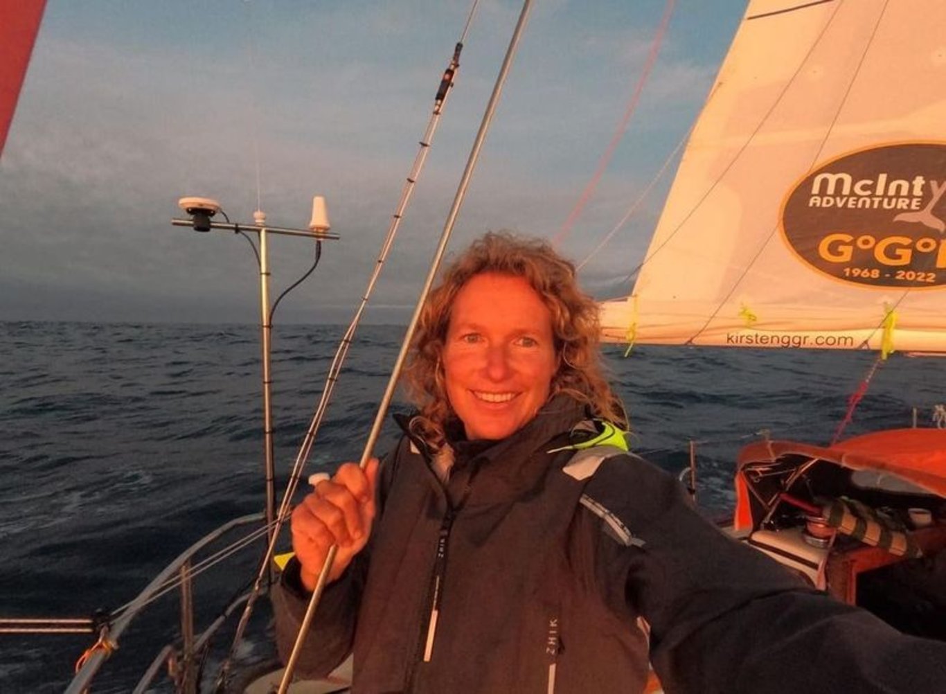 Altın Küre Yarışı'nı kazanan ilk kadın: Denizdeki en zorlu yolculuğu 234 günde tamamladı