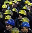 AK Parti, çok partili dönemde kesintisiz en uzun süre iktidarda kalan parti oldu. Tek partili dönem Atatürk ve İnönü dönemi olarak ikiye ayrıldığında ise cumhurbaşkanı ve başbakan olarak cumhuriyet tarihinde kesintisiz 20 yılı aşkın süreyle en uzun iktidarda kalma unvanı da Erdoğan’ın oldu. Peki yirmi yıllık dönemde Türkiye’de istihdamda, işsizlikte, emekçilerin milli gelirden aldığı payda, ücret gelirinde neler yaşandı? Habertürk’ten Ahmet Kıvanç, 1 Mayıs Emek ve Dayanışma Günü’nde emekçiler açısından yirmi yılı karşılaştırdı
