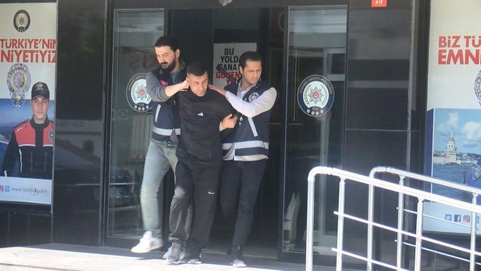 Katil zanlısı Mehmet C., tutuklanarak cezaevine gönderildi.