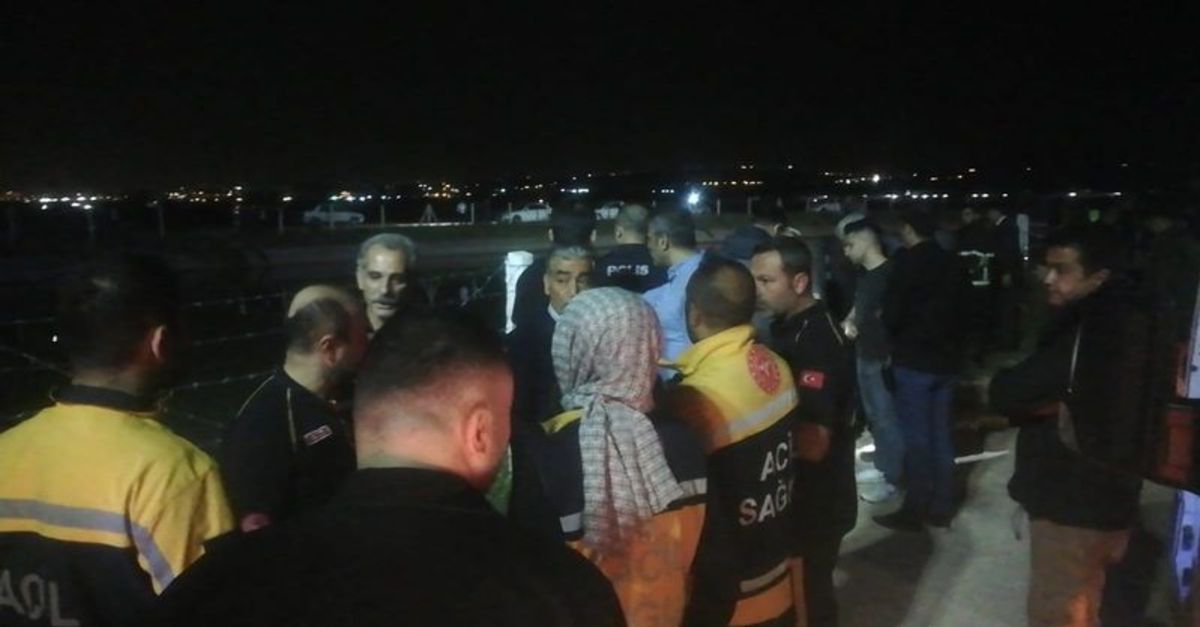 Şanlıurfa’da sulama kanalına düşen otomobildekiler için kurtarma çalışması başlatıldı