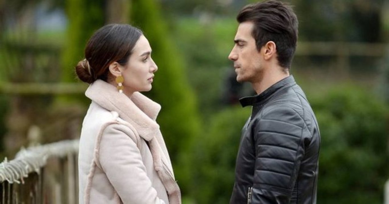 İbrahim Çelikkol ile Birce Akalay arasında neler oluyor? Kalpli fotoğraf - Magazin haberleri