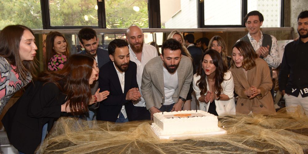 Birinci yılını kutladı